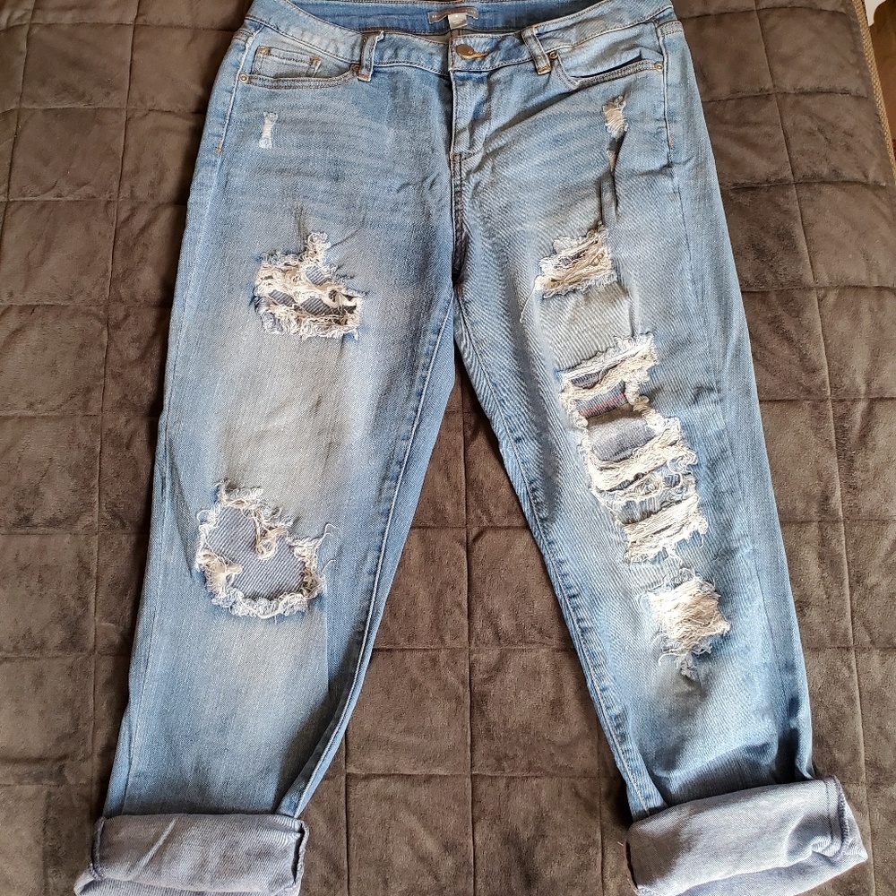Destroyed  cropped jeans